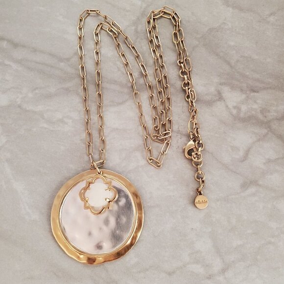 Stella & Dot Jewelry - ✨ Stella and Dot Gold Silver Hammared Agate Distressed Pendant Necklace ✨